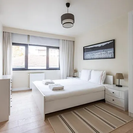 Modern Prime Location 1bed Bright Home! #243 Daire