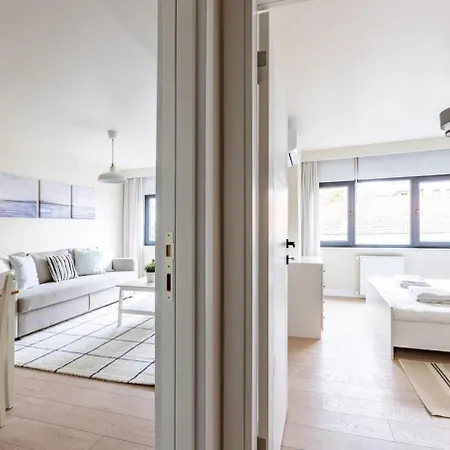 Modern Prime Location 1bed Bright Home! #243 Daire *