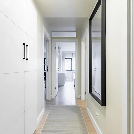 Modern Prime Location 1bed Bright Home! #243 Daire