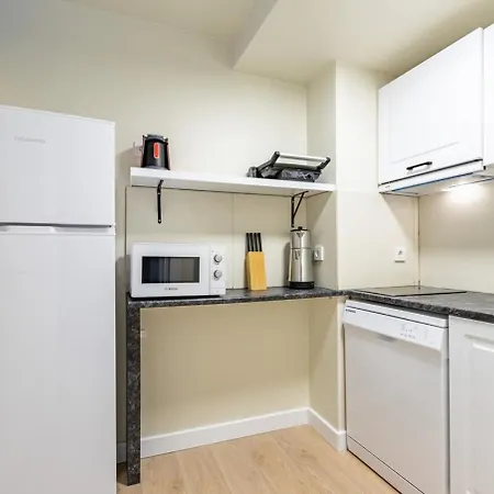 Daire Modern Prime Location 1bed Bright Home! #243 *