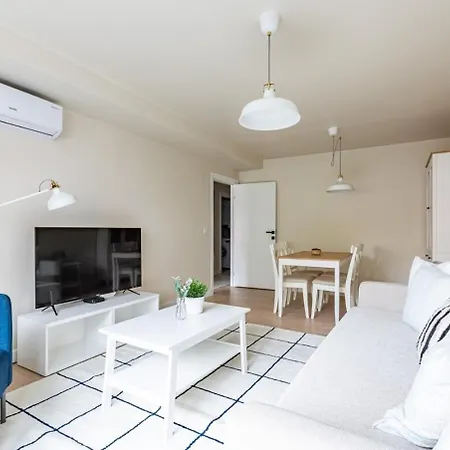 Modern Prime Location 1bed Bright Home! #243 *