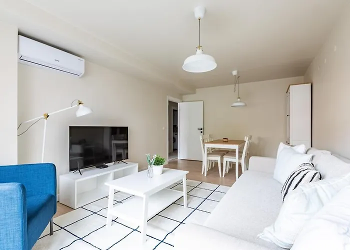 Modern Prime Location 1bed Bright Home! #243 *