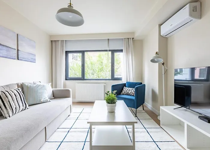 Modern Prime Location 1bed Bright Home! #243 *