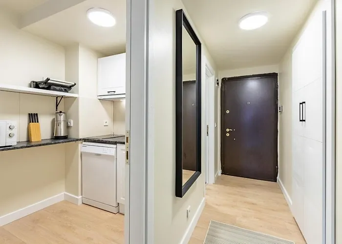 Modern Prime Location 1bed Bright Home! #243 * Istambul