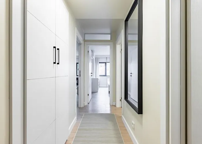 Modern Prime Location 1bed Bright Home! #243 Appartement