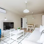 Modern Prime Location 1bed Bright Home! #243 *
